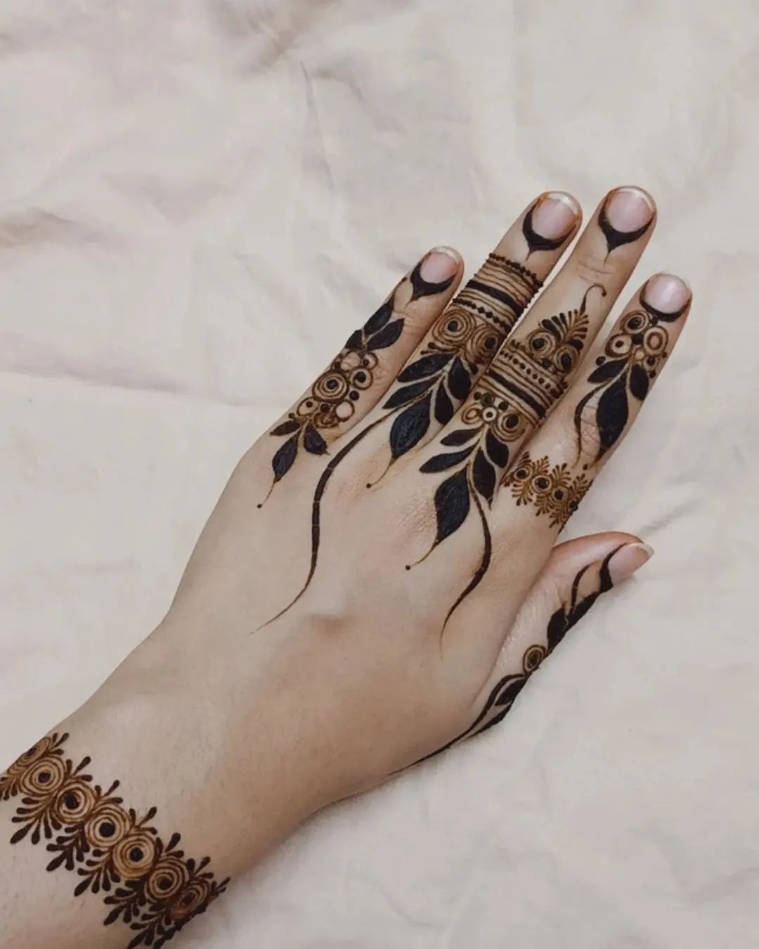 Beautiful and Easy Mehndi Design (41) Beautiful and Easy Mehndi Design (41)
