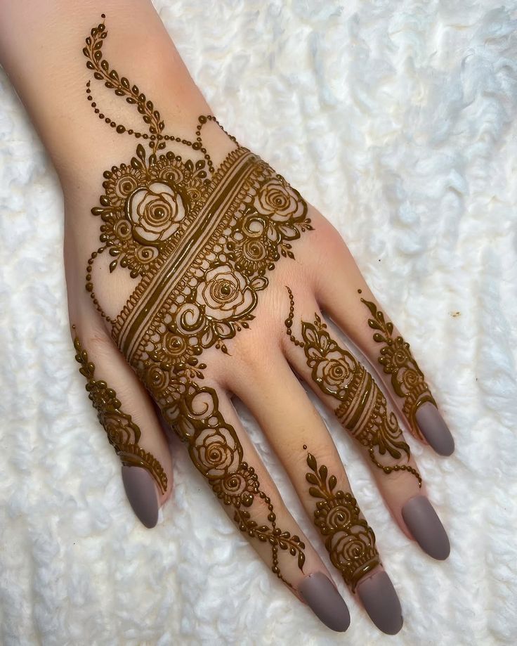 Best Mehndi Design for Punjabi Girls (1) Best Mehndi Design for Punjabi Girls (1)