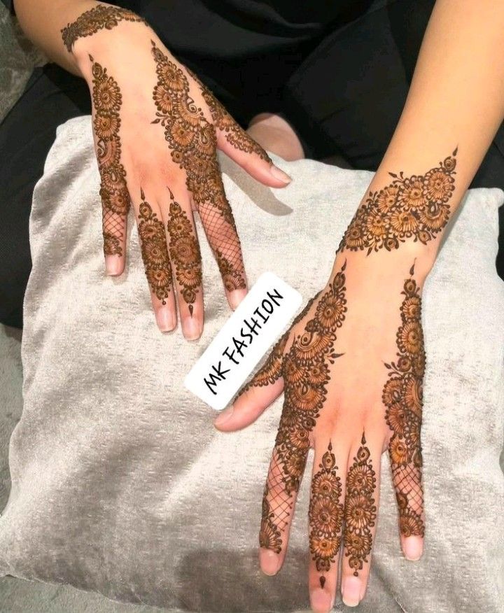 Best Mehndi Design for Punjabi Girls (24) Best Mehndi Design for Punjabi Girls (24)