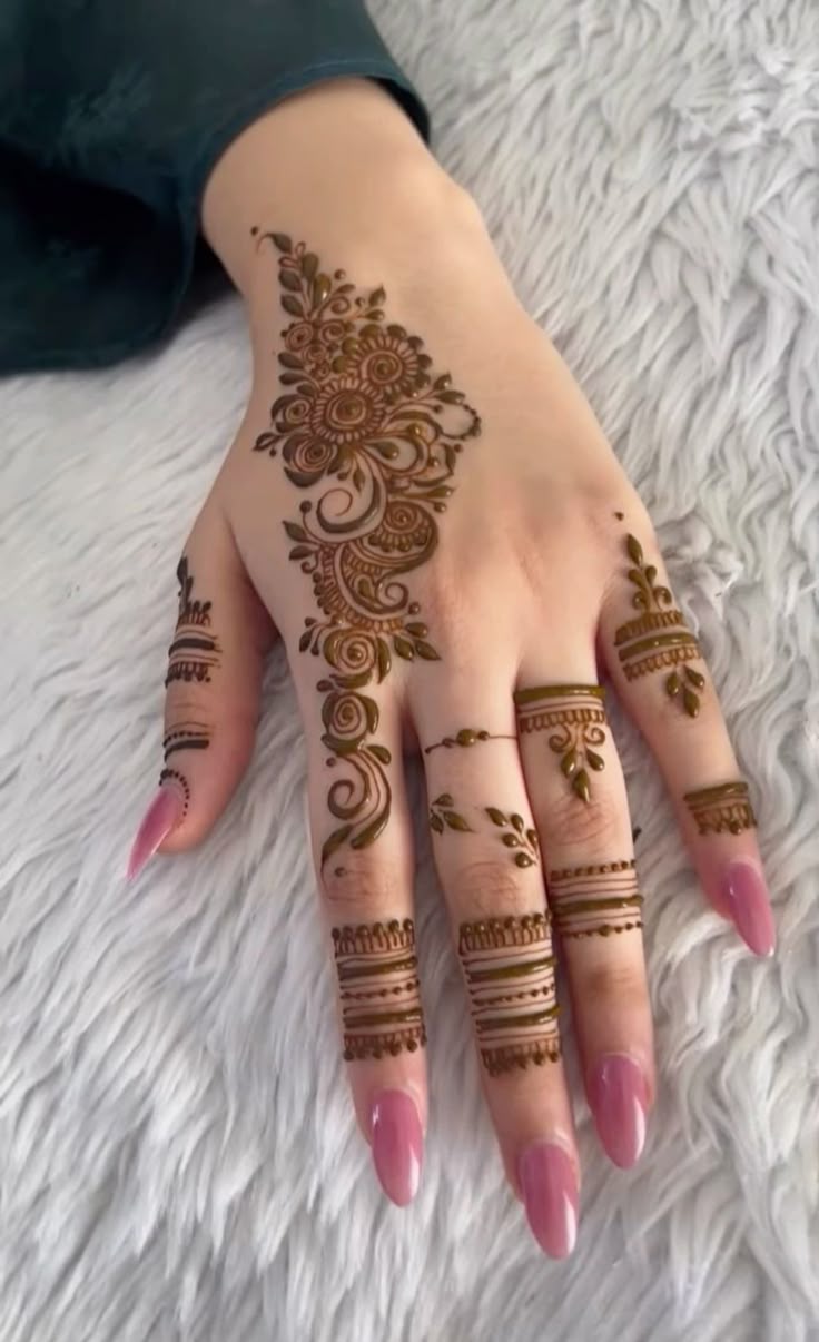 Best Mehndi Design for Punjabi Girls (4) Best Mehndi Design for Punjabi Girls (4)