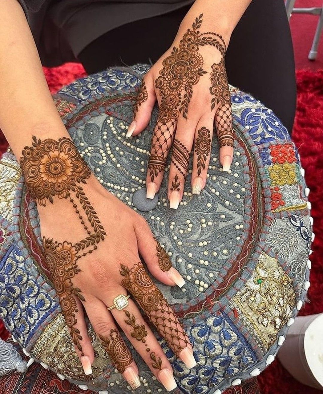 Easy Karva Chauth Mehndi Design (27)