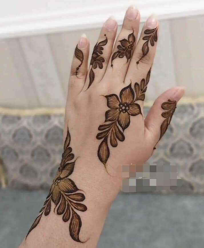 Easy Karva Chauth Mehndi Design (31)
