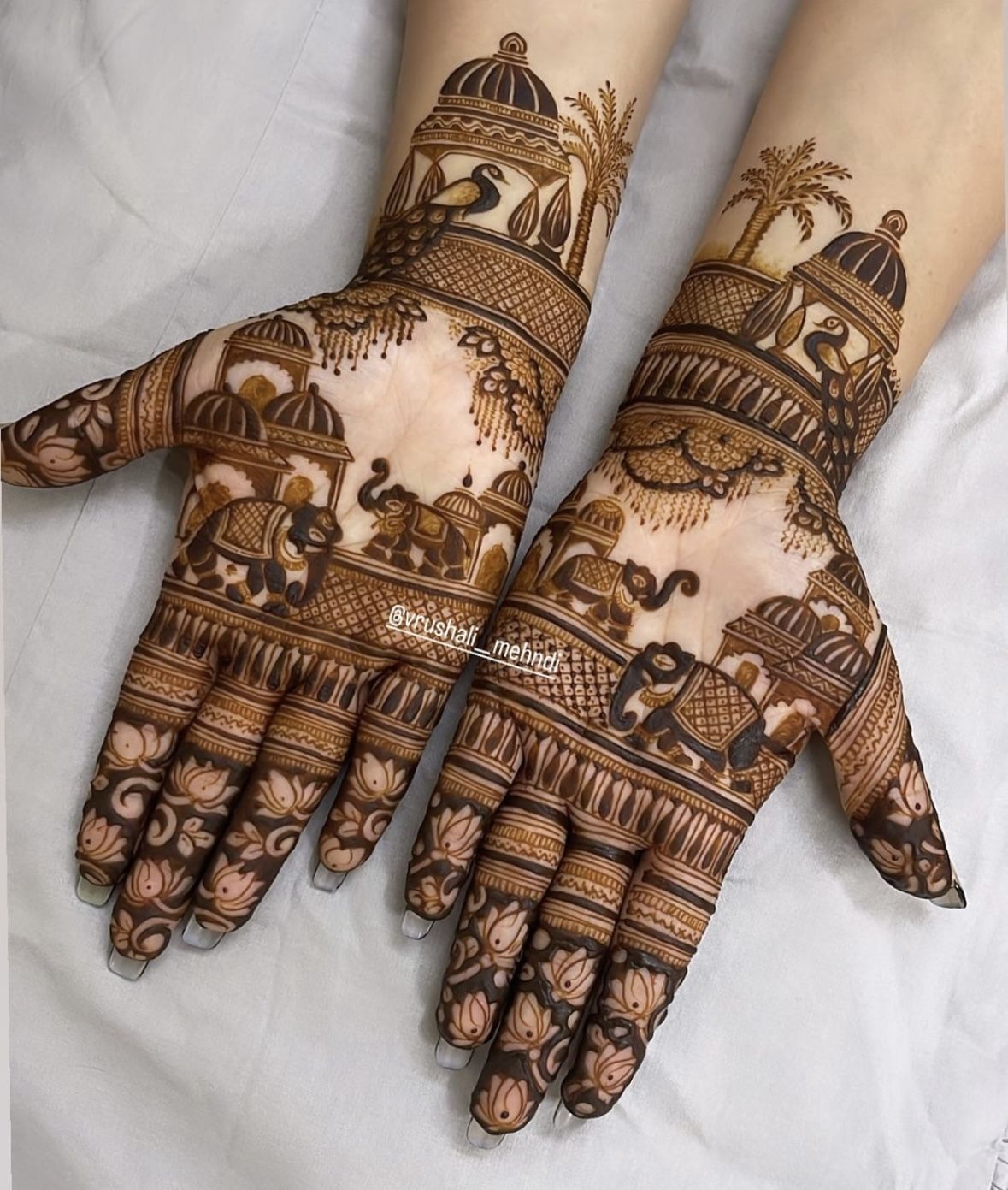 Easy Karva Chauth Mehndi Design (44)