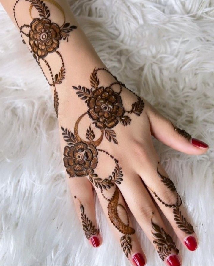 Easy Karva Chauth Mehndi Design (49)