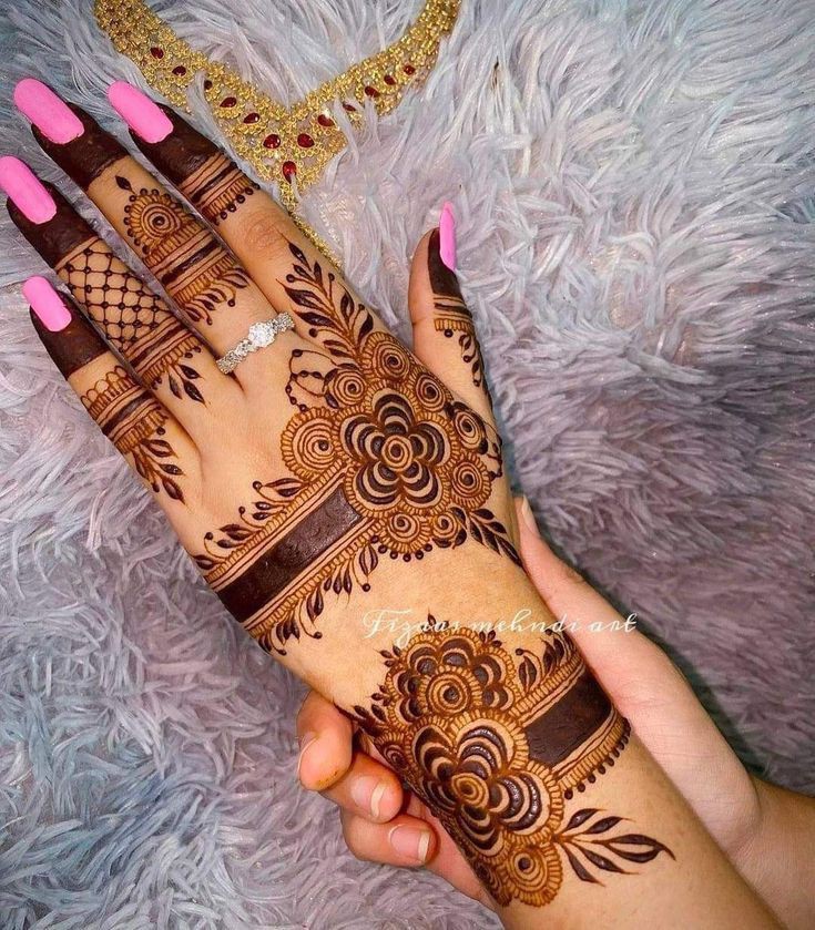 Easy Mehndi Designs for Karva Chauth (18)
