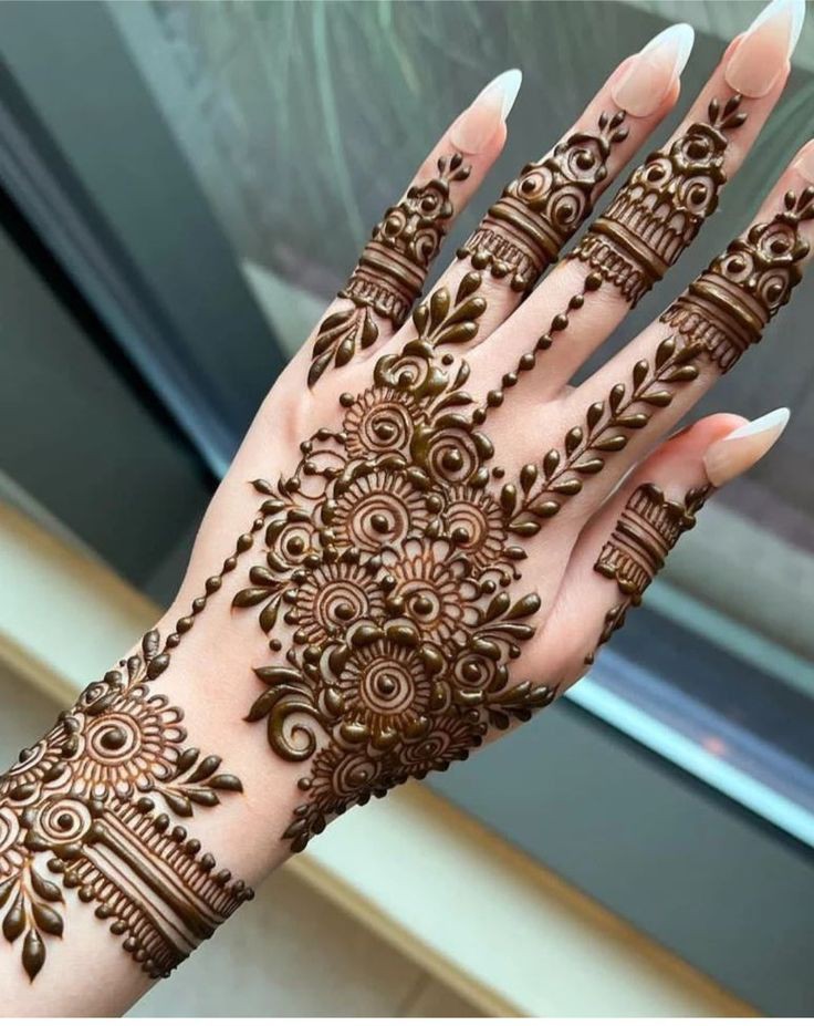 Easy Mehndi Designs for Karva Chauth (28)