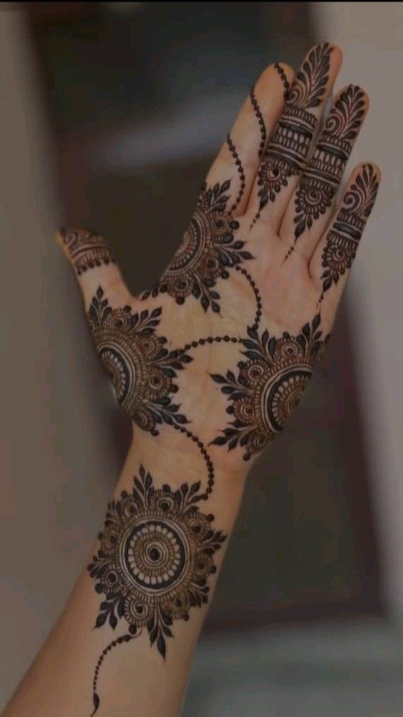 Easy Mehndi Designs for Karva Chauth (33)