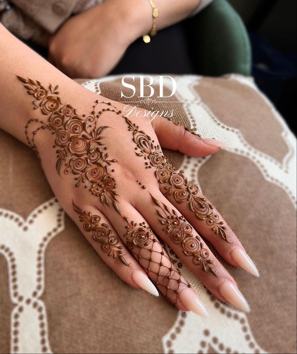 Easy and Beautiful Mehndi Design (12) Easy and Beautiful Mehndi Design (12)