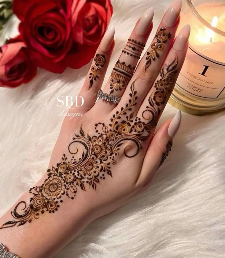 Easy and Beautiful Mehndi Design (14) Easy and Beautiful Mehndi Design (14)