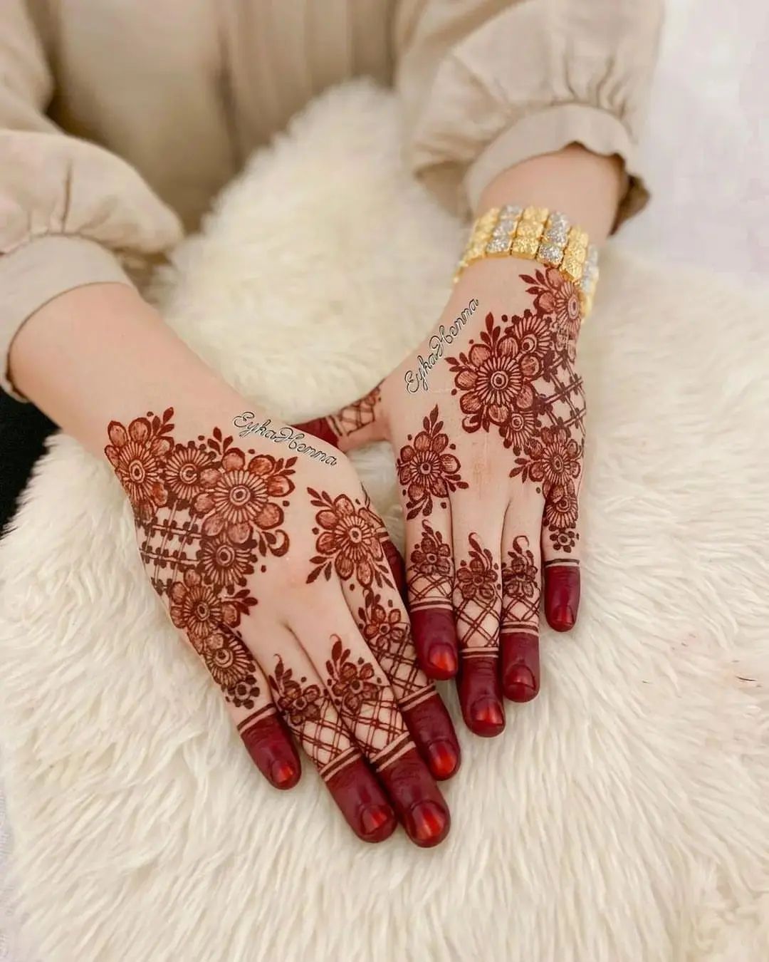 Easy and Beautiful Mehndi Design (17) Easy and Beautiful Mehndi Design (17)