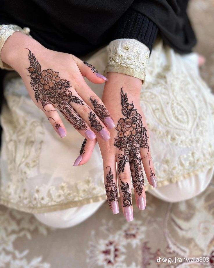 Easy and Beautiful Mehndi Design (22) Easy and Beautiful Mehndi Design (22)