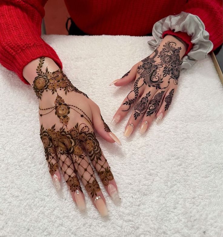 Easy and Beautiful Mehndi Design (23) Easy and Beautiful Mehndi Design (23)