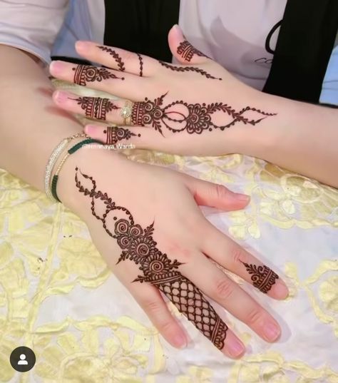 Front Hand Simple Mehndi Design Images (6)