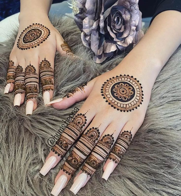 Front Hand Simple Mehndi Design Images (9)
