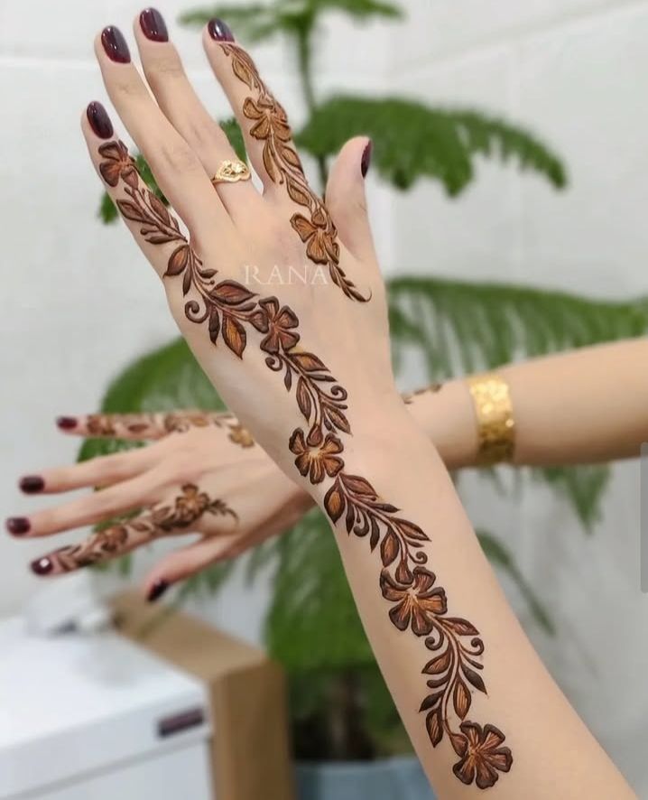 Front Mehndi Design Easy and Beautiful Half Hand (14) Front Mehndi Design Easy and Beautiful Half Hand (14)