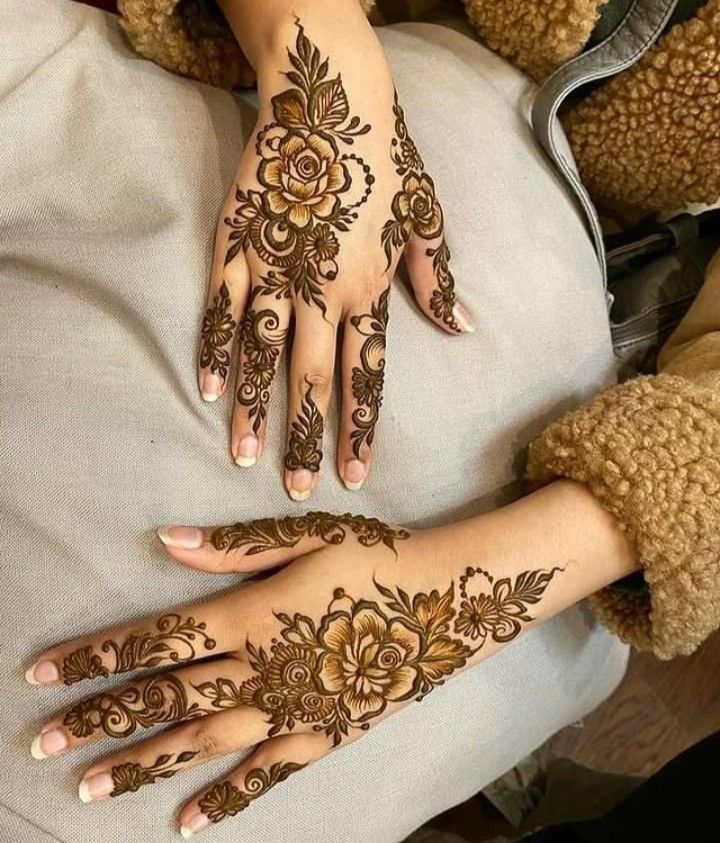 Front Mehndi Design Easy and Beautiful Half Hand (9) Front Mehndi Design Easy and Beautiful Half Hand (9)