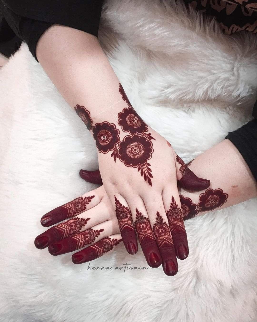 Full Hand Mehndi Design (32)