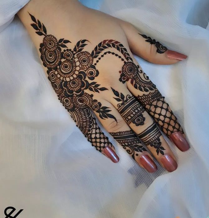 Full Hand Mehndi Design (47)
