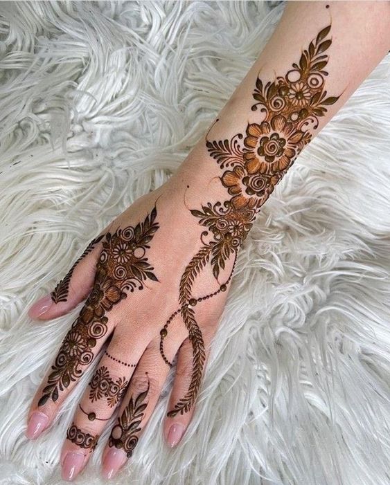 Full Hand Mehndi Design (57)