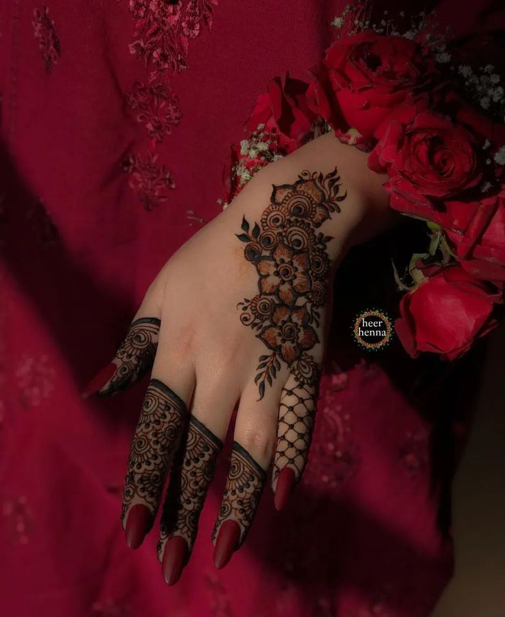 Full Hand Modern Mehndi Design (17)