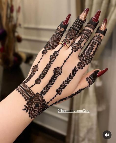 Full Hand Modern Mehndi Design (21)