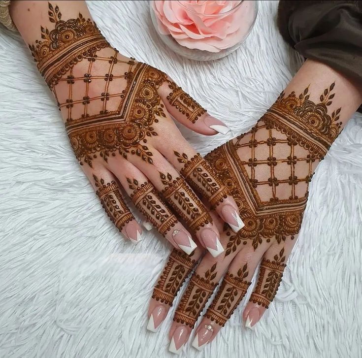 Full Hand Modern Mehndi Design 23