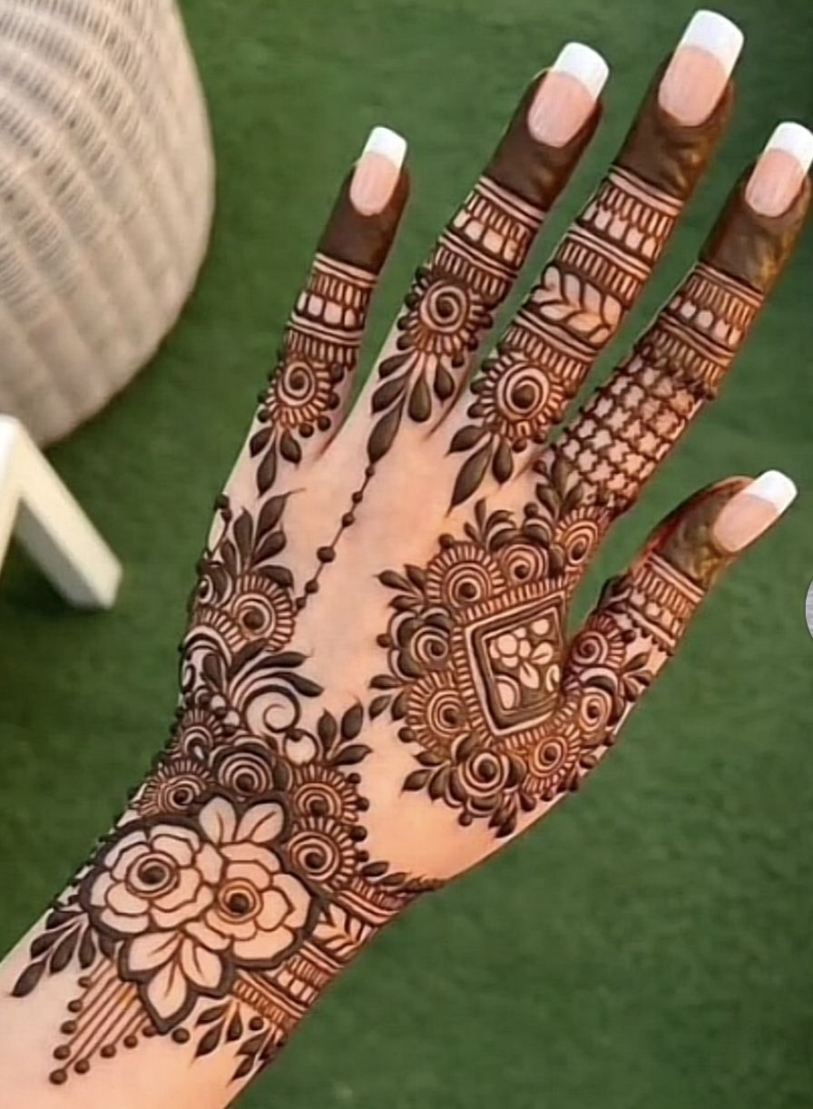 Full Hand Modern Mehndi Design 28