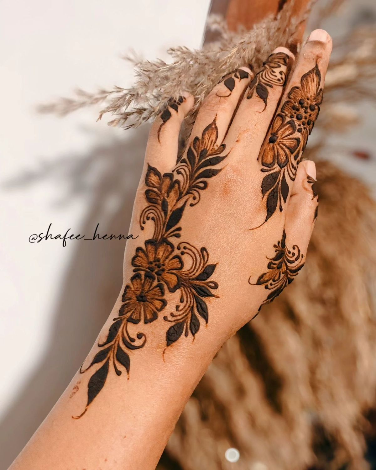 Full Hand Modern Mehndi Design (34)