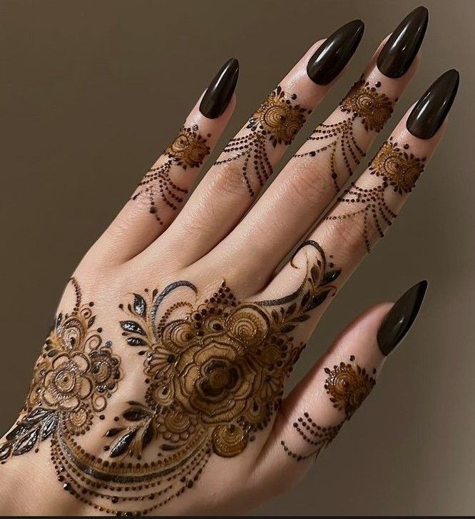 Full Hand Modern Mehndi Design (39)