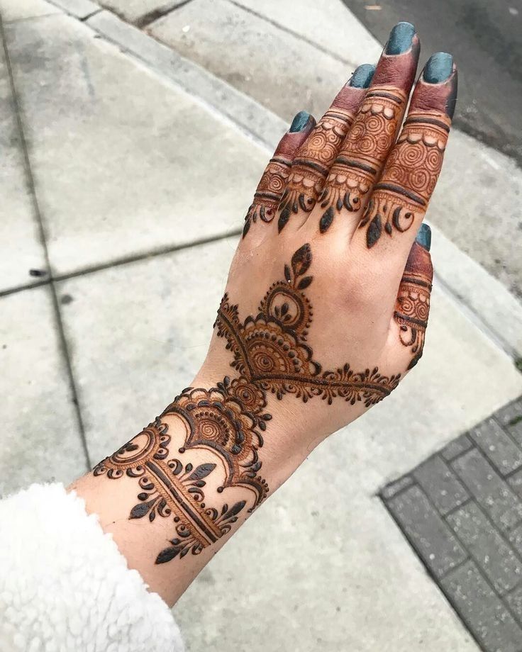Full Hand Modern Mehndi Design (41)