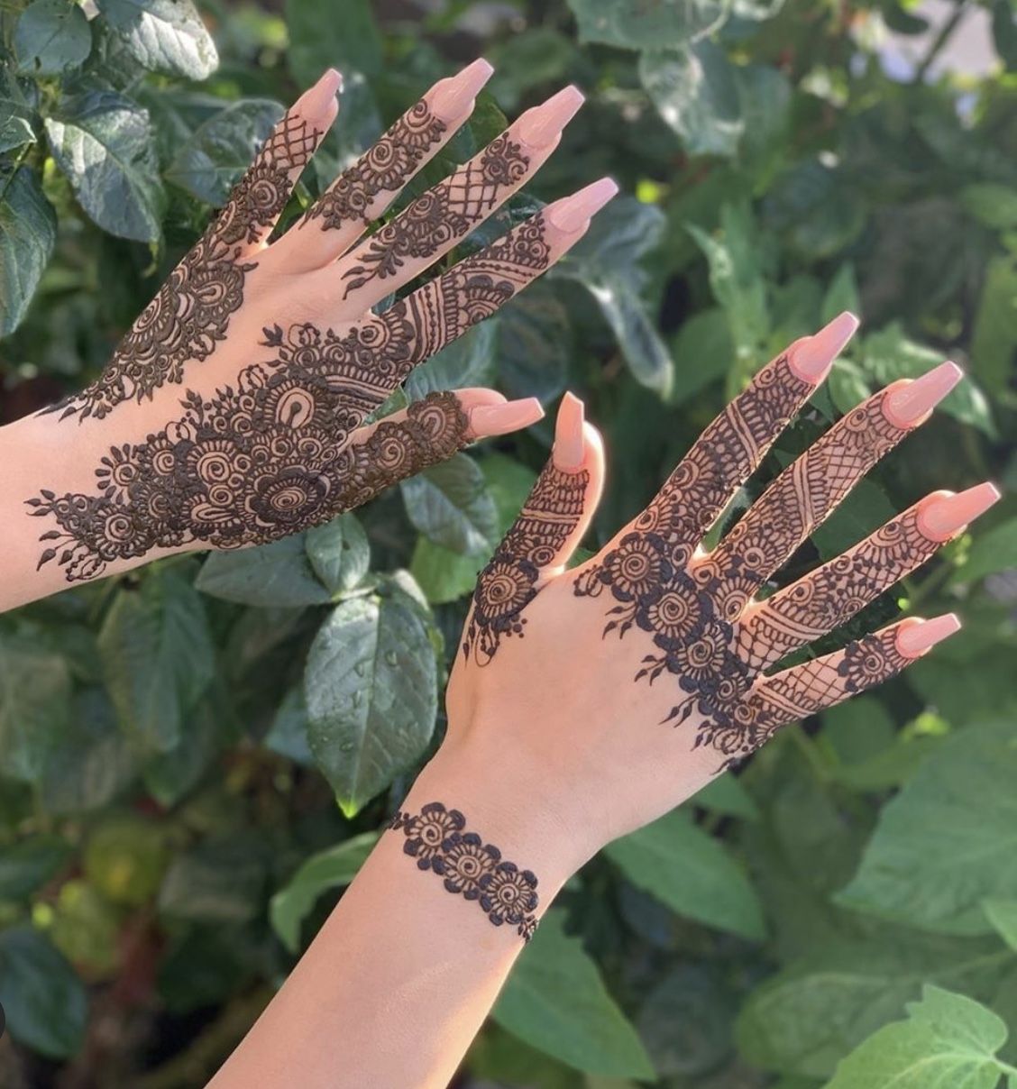 Full Hand Modern Mehndi Design (42)