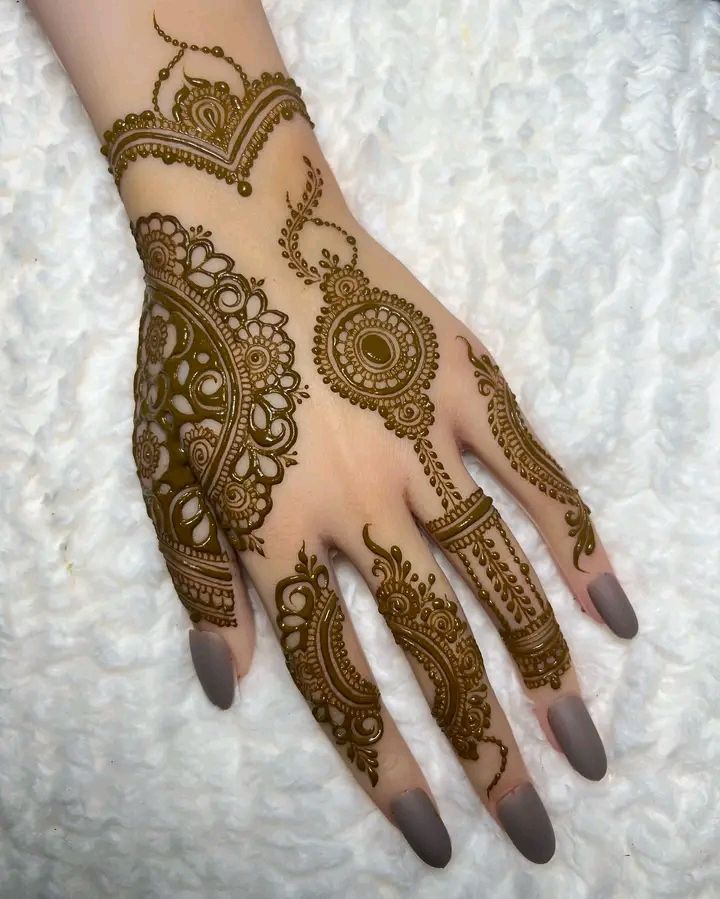 Full Hand Modern Mehndi Design (47)
