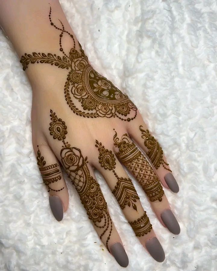Full Hand Modern Mehndi Design (48)
