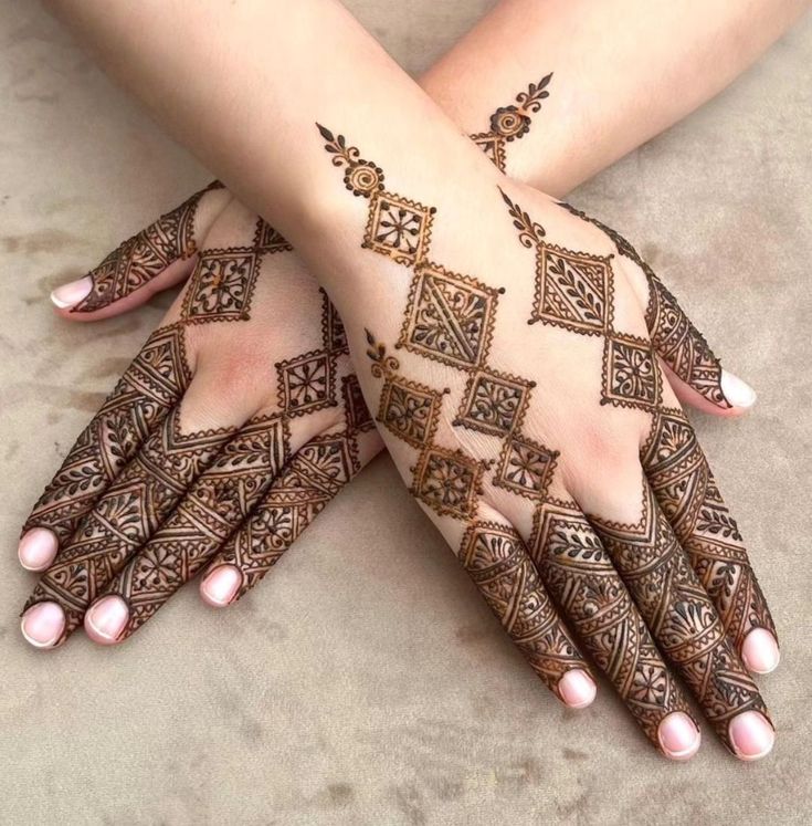 Full Hand Modern Mehndi Design (51)