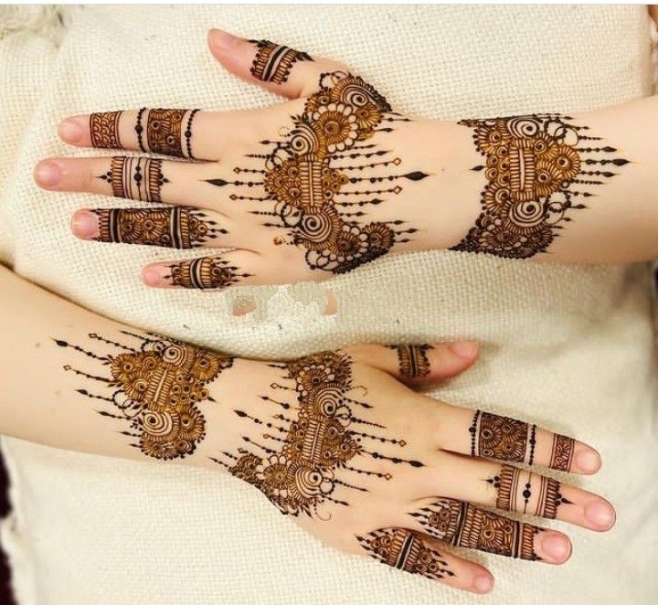 Karva Chauth Mehndi Design (47)