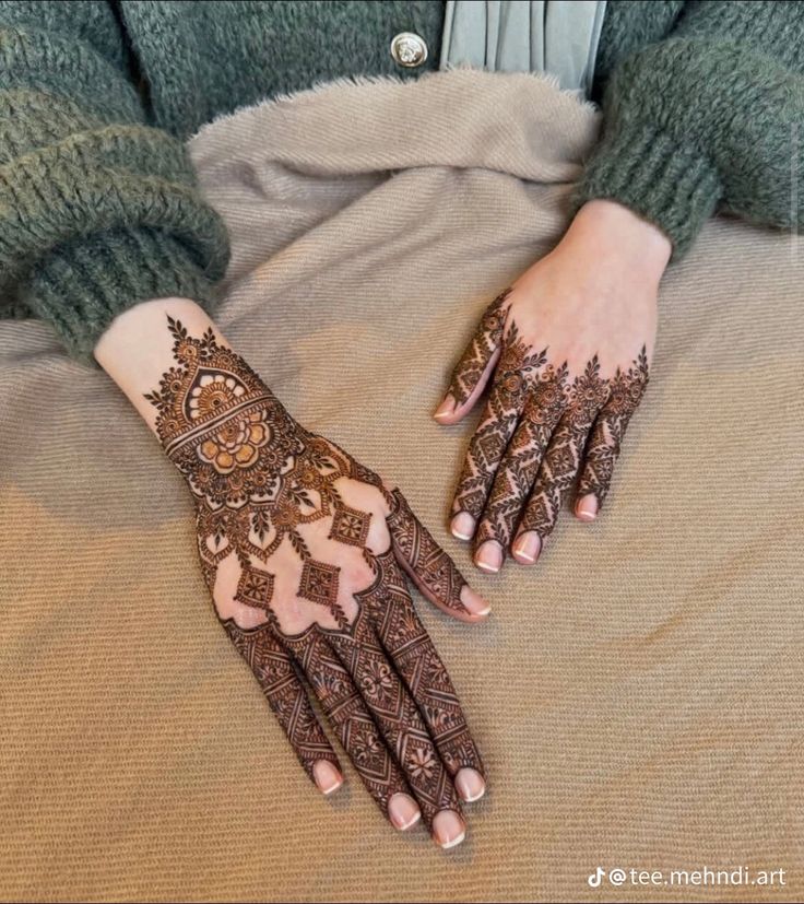 Karva Chauth Mehndi Design (6)