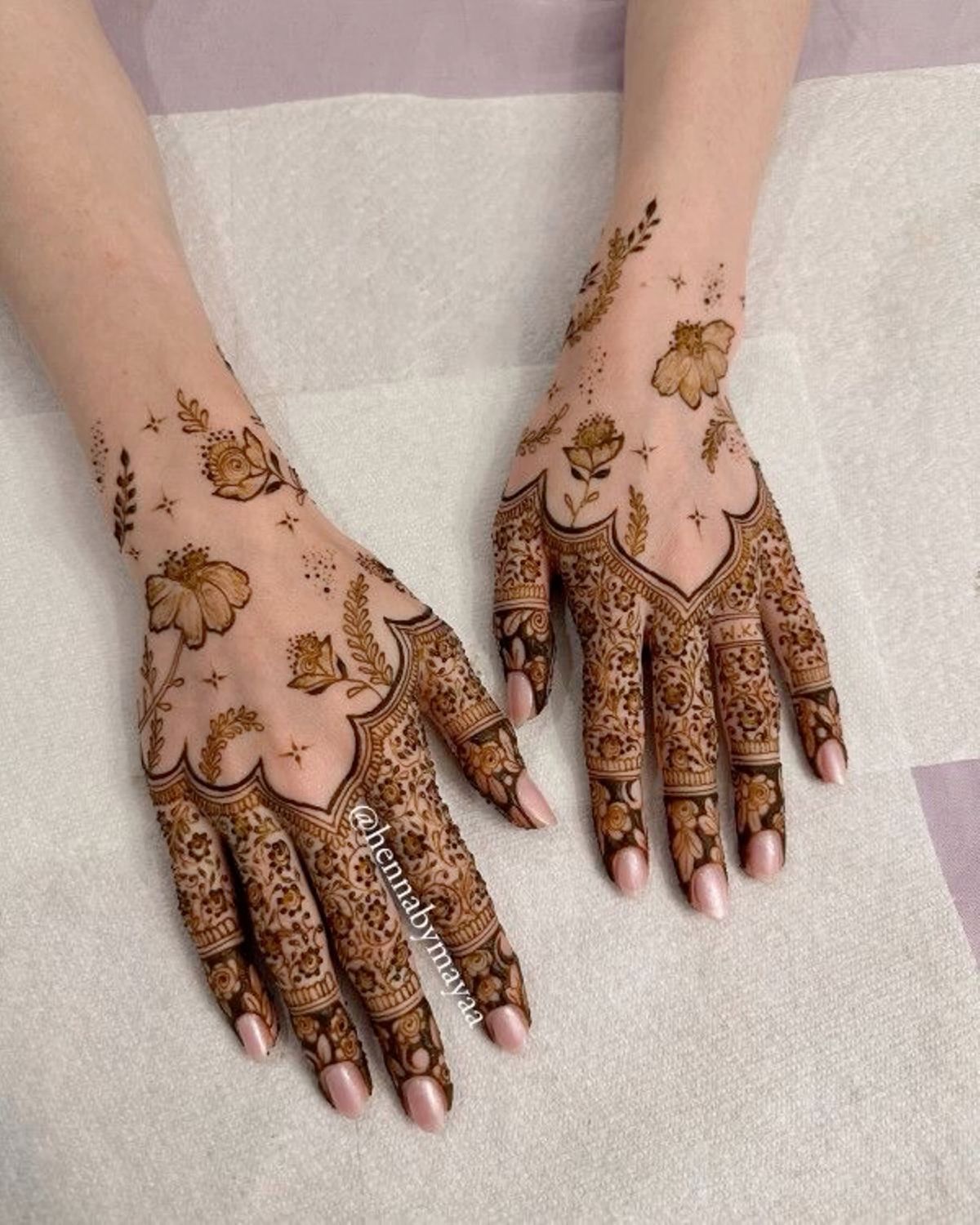 Mehndi Design Beautiful (20) Mehndi Design Beautiful (20)