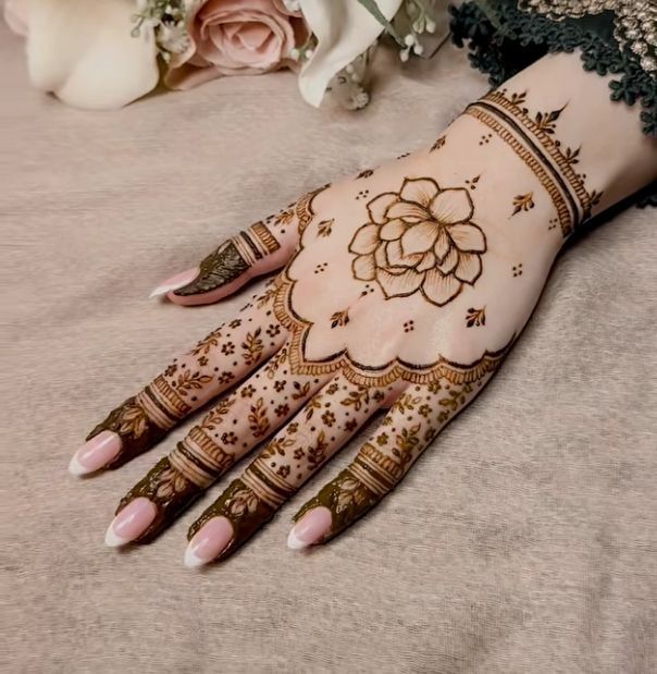 Mehndi Design Beautiful (21) Mehndi Design Beautiful (21)