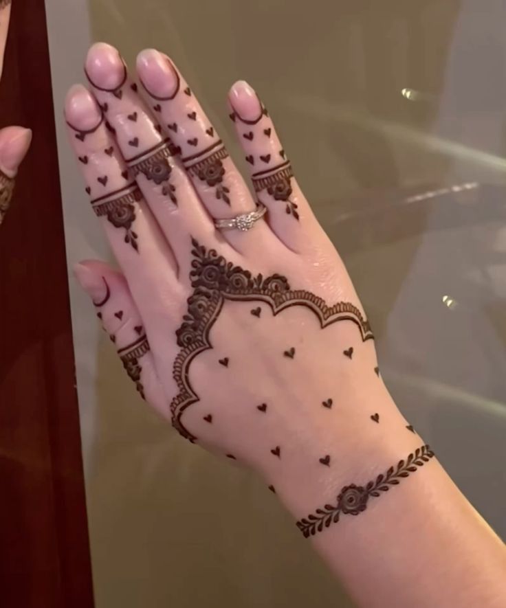 Mehndi Design Easy (1) Mehndi Design Easy (1)