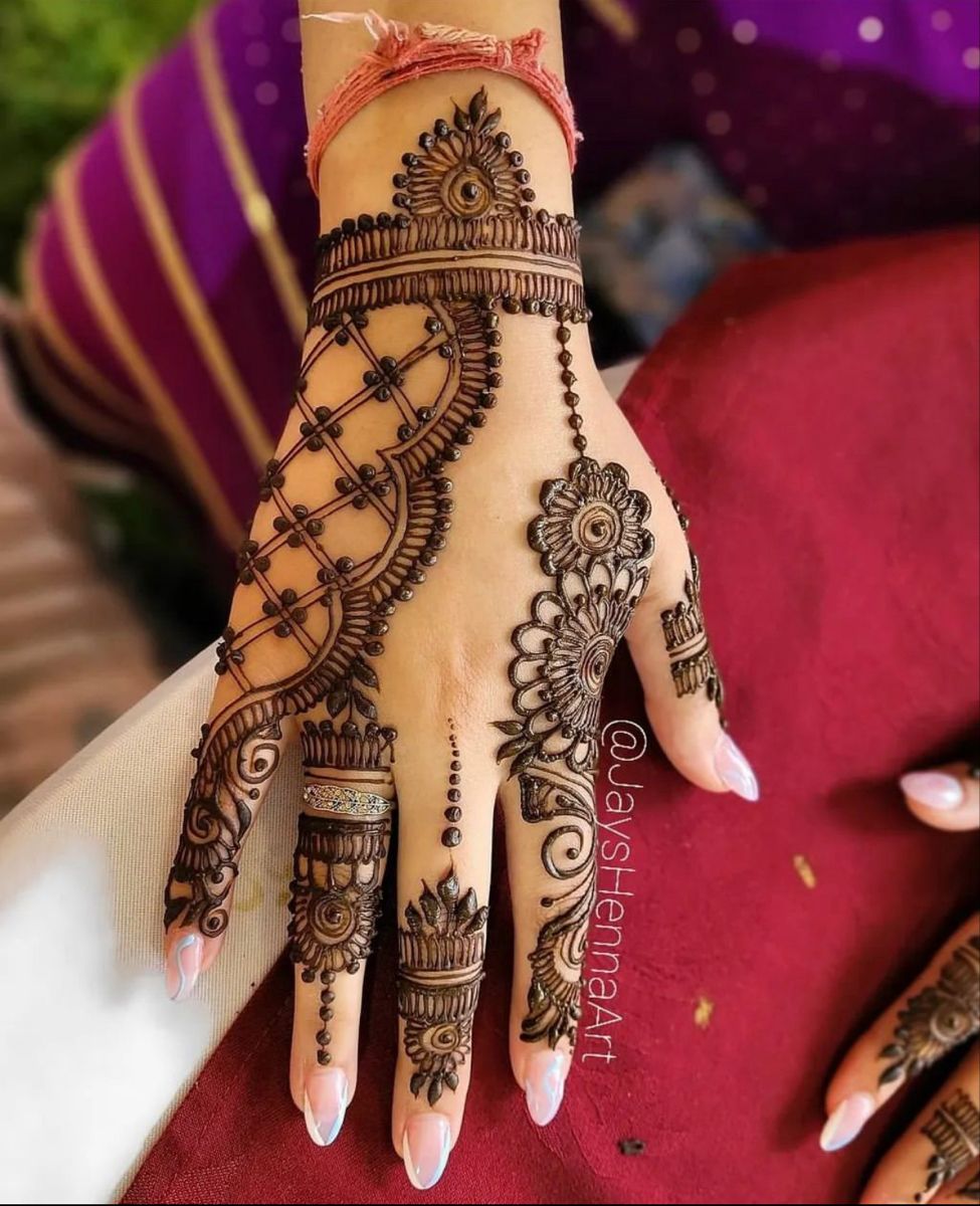 Mehndi Designs Royal (33)