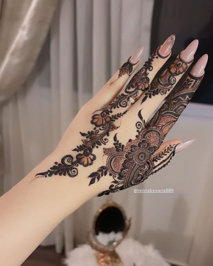 Mehndi Designs Royal (4)