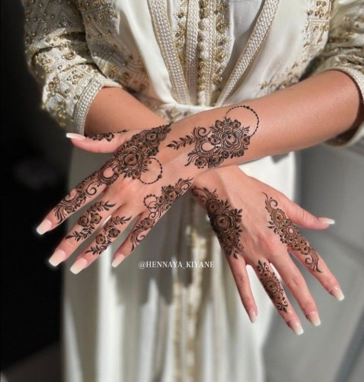 Modern Mehndi Design Full Hand (20)
