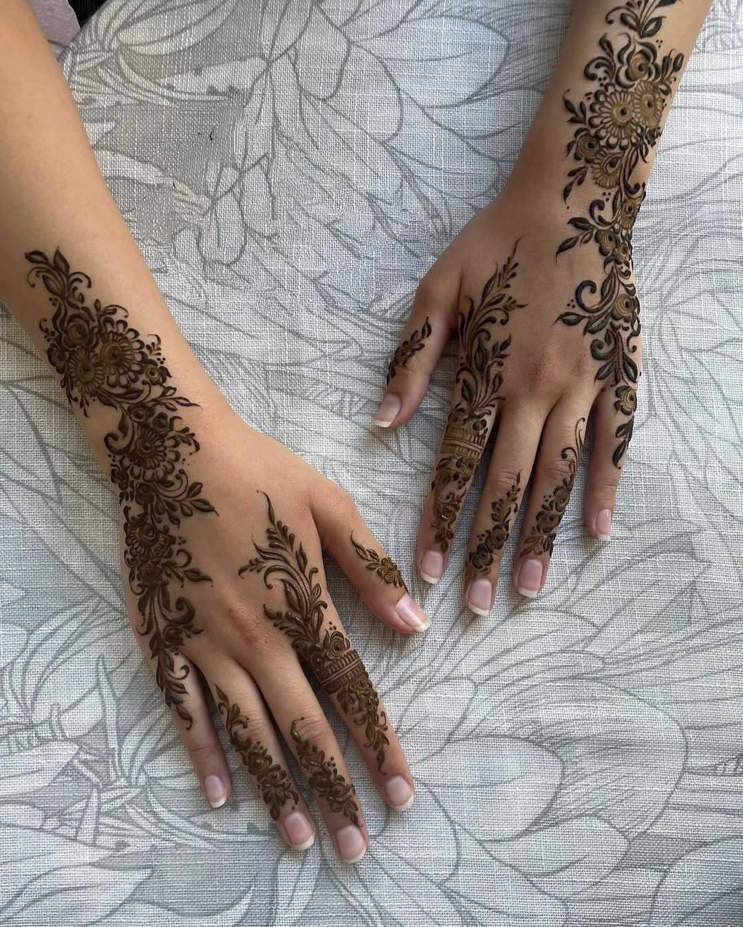 Modern Mehndi Design Full Hand (21)