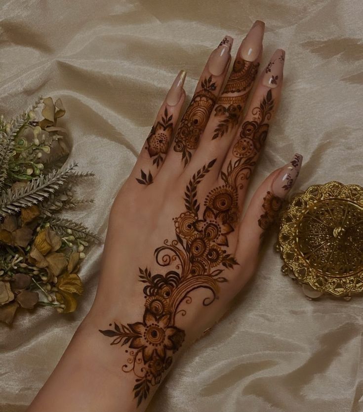 Modern Mehndi Design Full Hand (26)