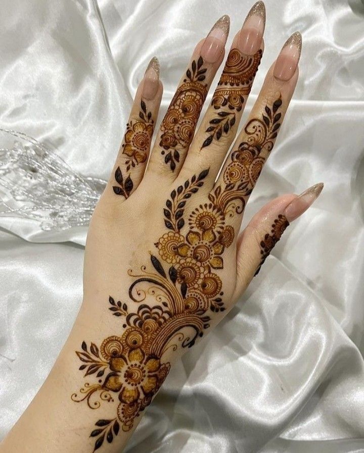 Modern Mehndi Design Full Hand (27)