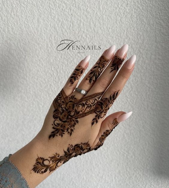 Modern Mehndi Design Full Hand (31)