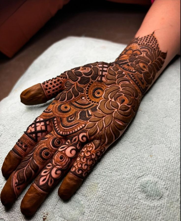 Modern Mehndi Design Full Hand (50)