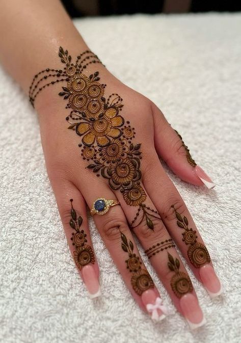 New & Easy Mehndi Design For Karva Chauth (14)