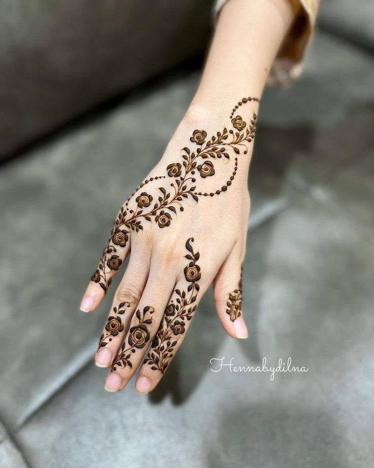 New & Easy Mehndi Design For Karva Chauth (17)
