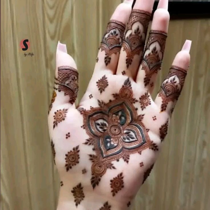 Punjabi Front Hand Mehndi Design (10) Punjabi Front Hand Mehndi Design (10)